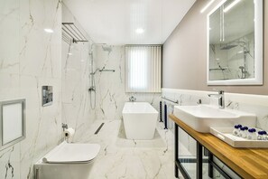 Artículos de higiene personal gratuitos y secador de pelo