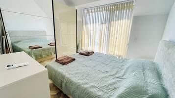 Iron/ironing board, WiFi, bed sheets