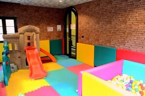 Children's area - Three Bears, Thailand Pattaya Venetian Apartment (Pattaya)