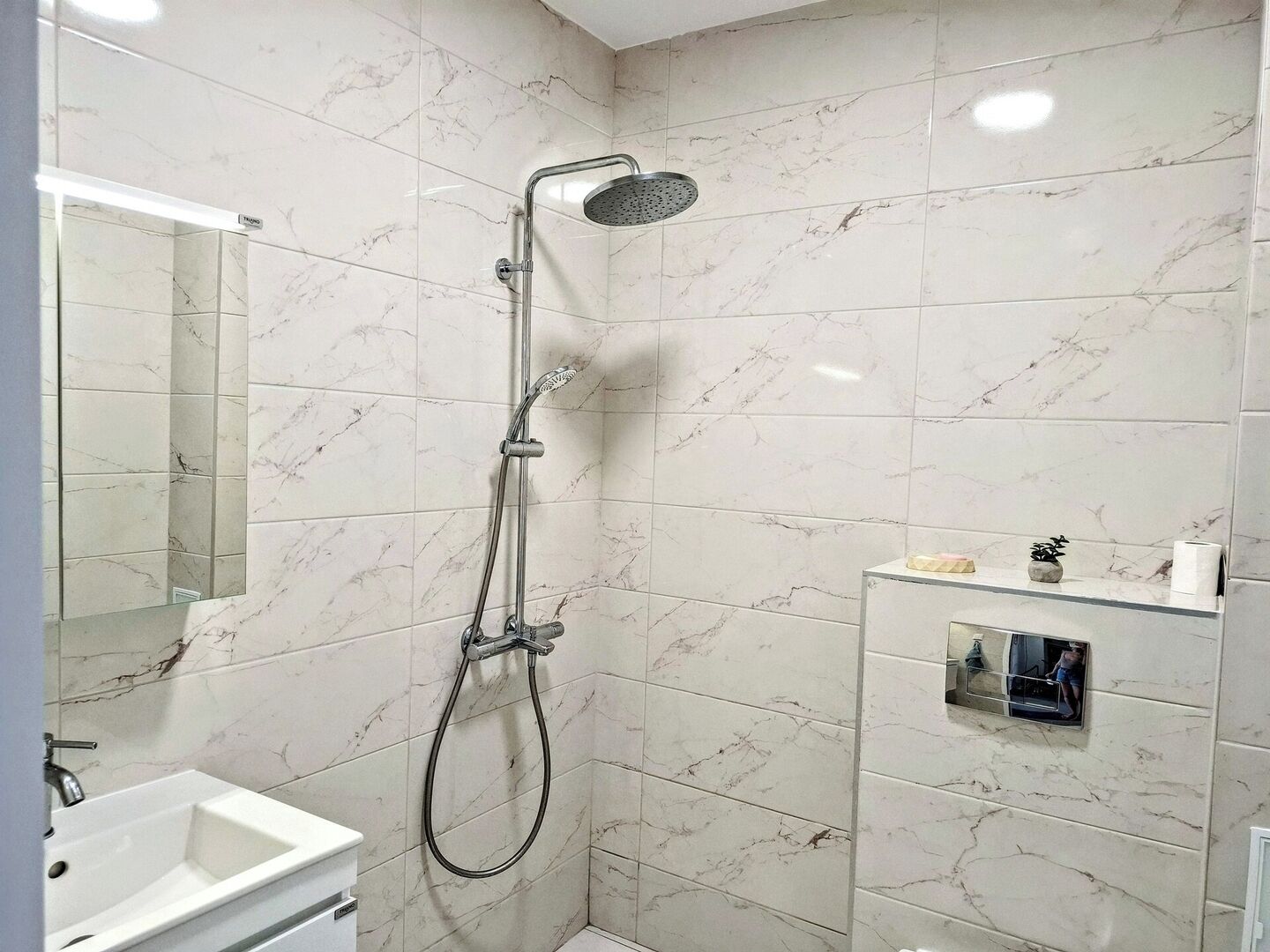 Hair dryer