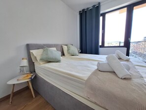 2 chambres, fer et planche à repasser, Wi-Fi, draps fournis