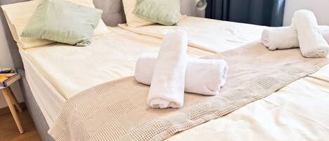 2 bedrooms, iron/ironing board, WiFi, bed sheets