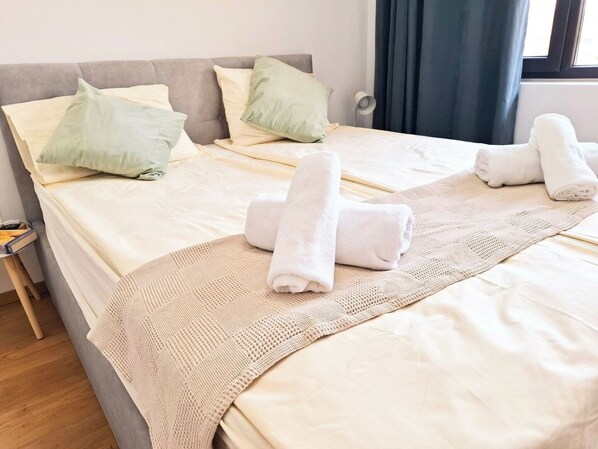 2 bedrooms, iron/ironing board, WiFi, bed sheets