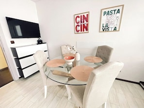 Dining - 2BR Haven - Steps from the Mall (Varna)