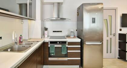 2BR Haven - Steps from the Mall