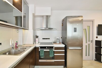 2BR Haven - Steps from the Mall