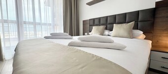 Varna Vista 3BR Apartment • Free Parking