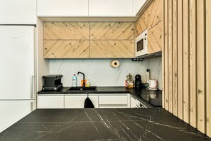 Fridge, microwave, oven, stovetop