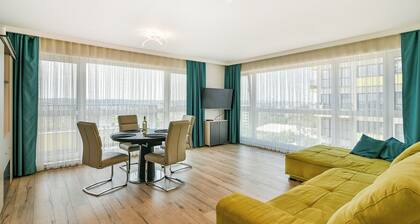 Azure View–2BR Luxury Apartment - free parking