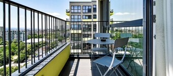 Azure View–2BR Luxury Apartment - free parking