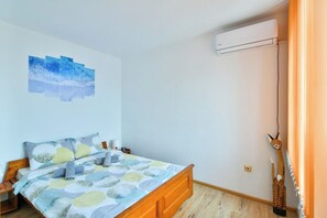 1 chambre, fer et planche à repasser, Wi-Fi, draps fournis