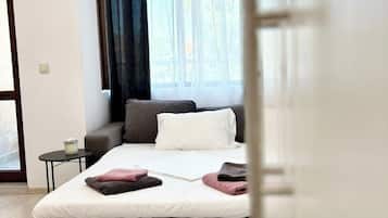 1 habitación, tabla de planchar con plancha, wifi y ropa de cama