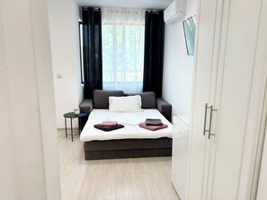 1 bedroom, iron/ironing board, WiFi, bed sheets