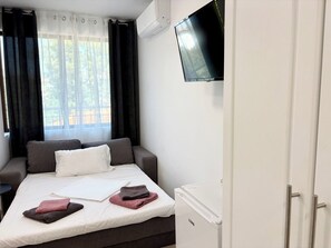 Strykjärn/strykbräda, wi-fi och sängkläder