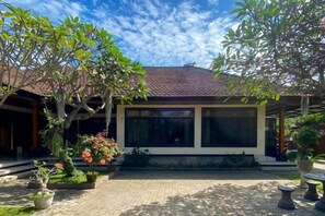 Unclassified image, 2 of 8, button - Raja Asri Guest House Sanur Mitra RedDoorz (Bali)