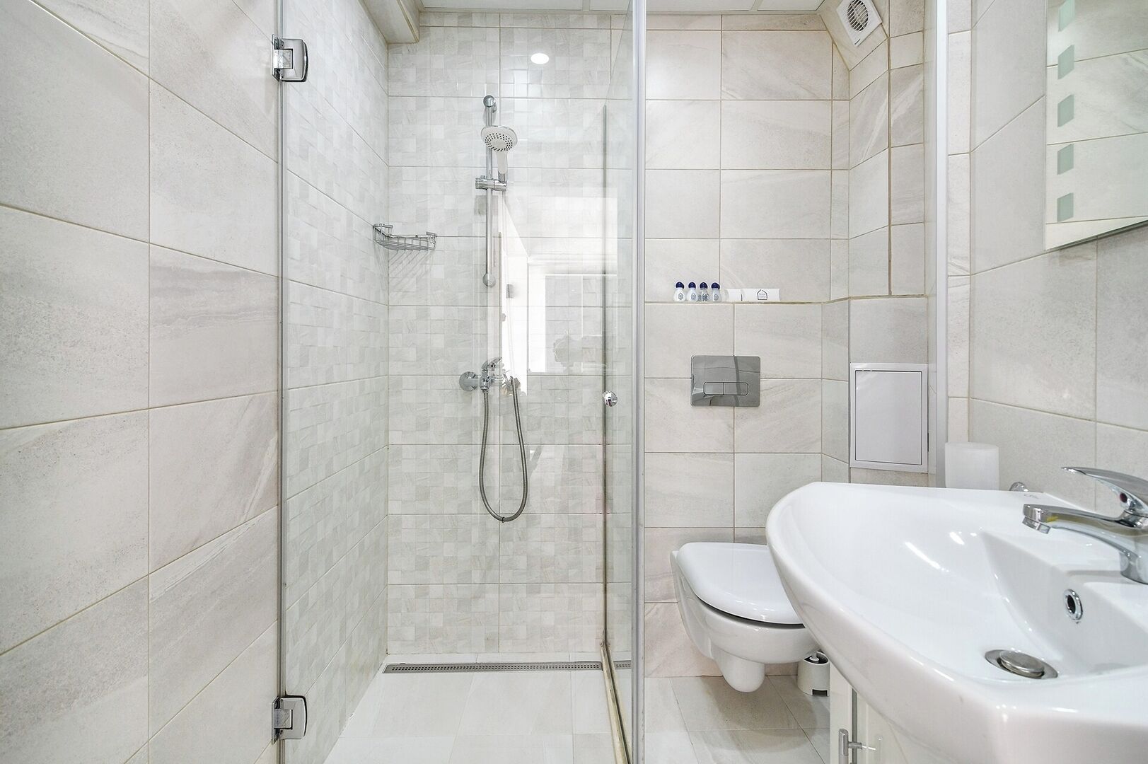Free toiletries, hair dryer