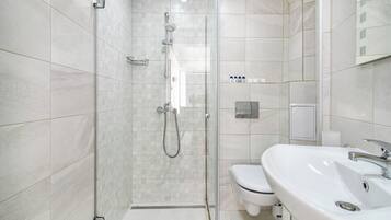 Free toiletries, hair dryer