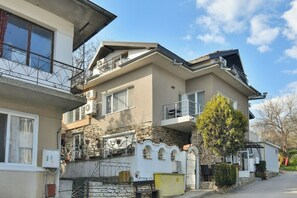 Exterior - The Waterfall 1 - free parking (Balchik)