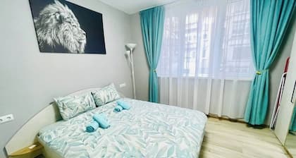 By the Sea and Nightlife - free parking