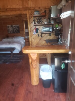 Fer et planche à repasser, Wi-Fi gratuit, draps fournis