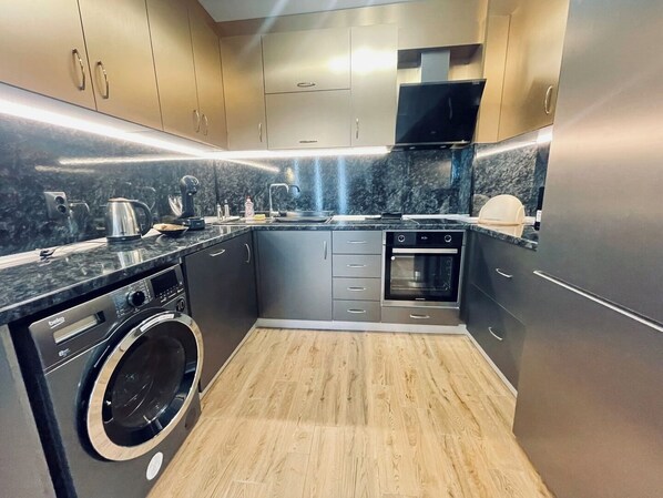 Fridge, microwave, oven, stovetop