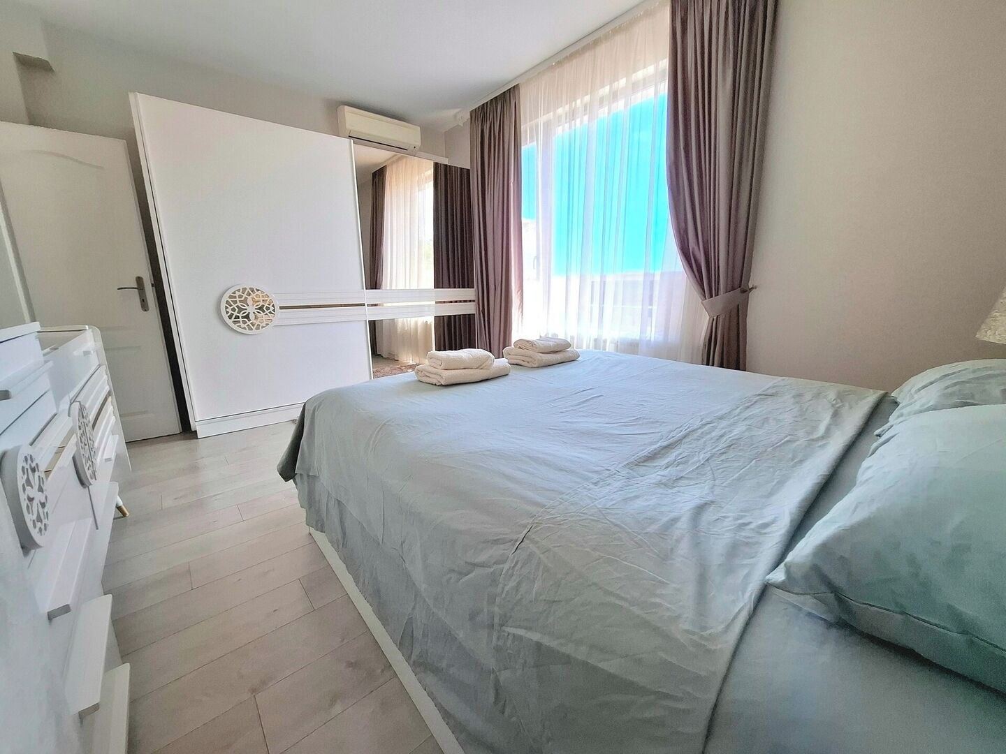 2 dormitorios, tabla de planchar con plancha, wifi y ropa de cama