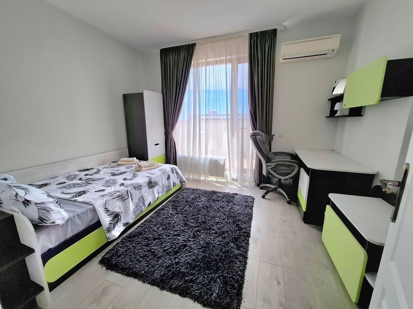 2 chambres, fer et planche à repasser, Wi-Fi, draps fournis