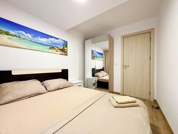 2 chambres, fer et planche à repasser, Wi-Fi, draps fournis