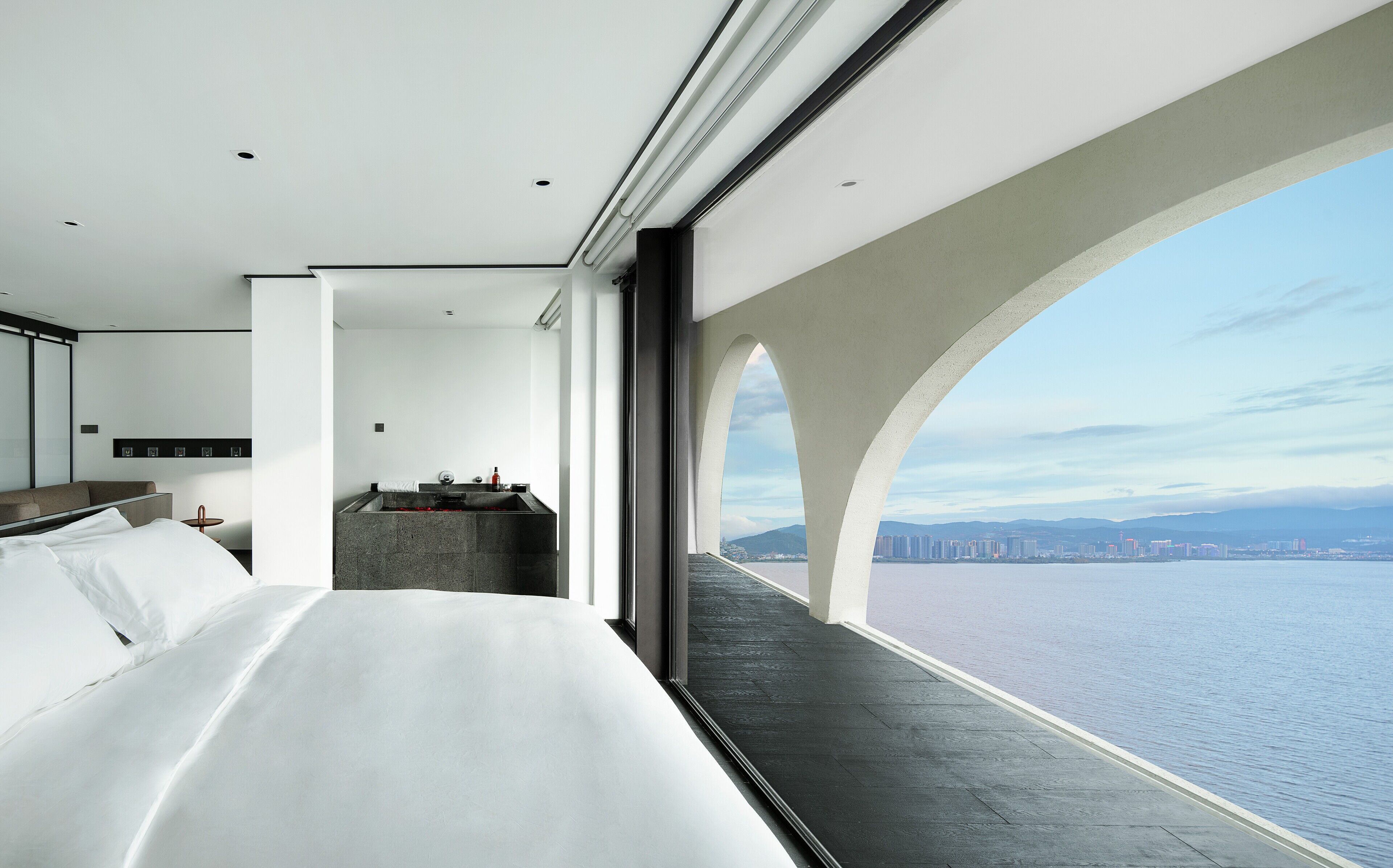 Luxury Suite, Sea View | Desk, laptop workspace, blackout drapes, soundproofing