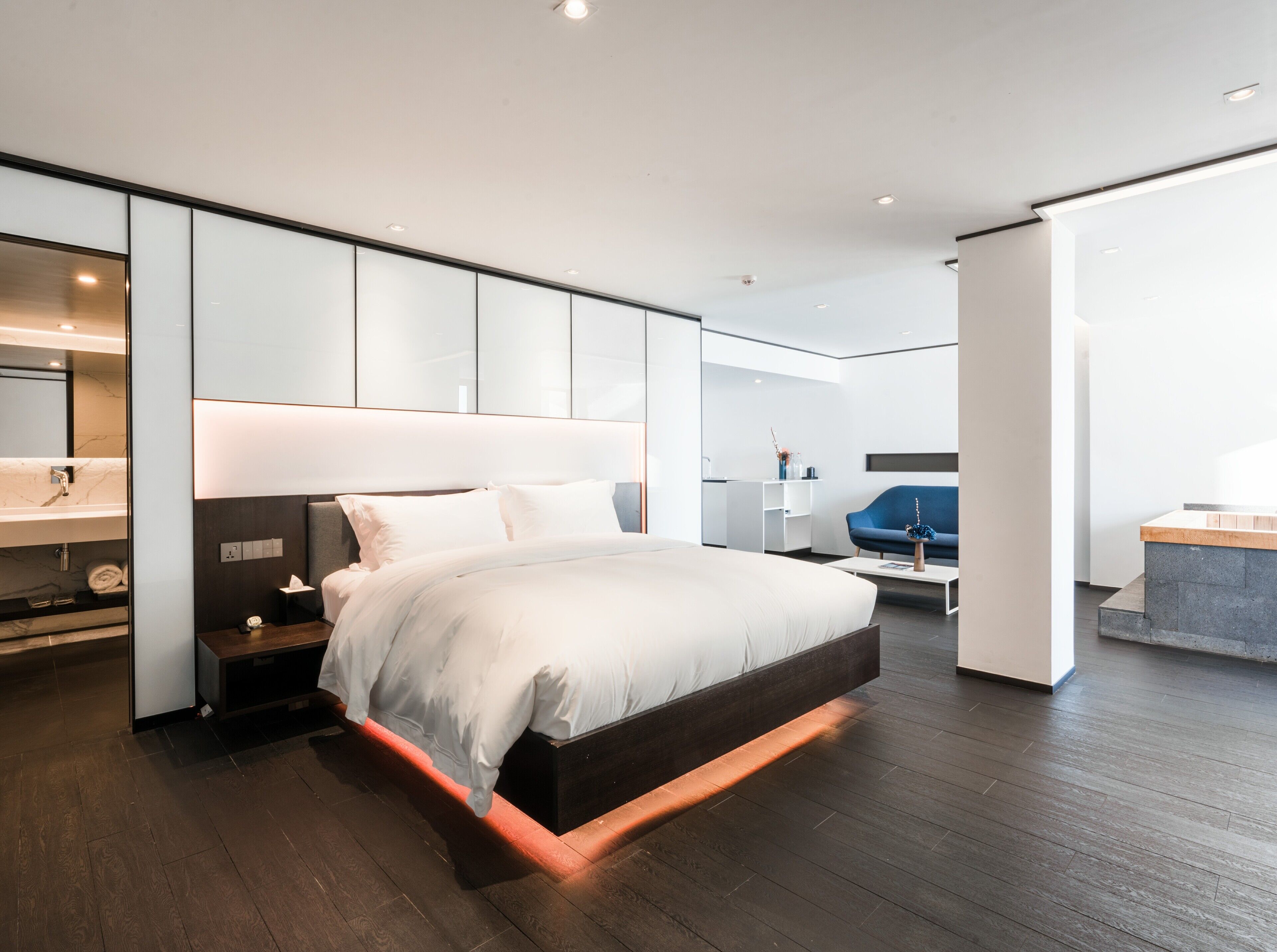 Romantic Room, Sea View | Desk, laptop workspace, blackout drapes, soundproofing