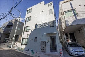 Unclassified image, 5 of 11, button - Bel Avenir (Tokyo)