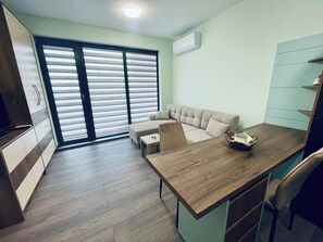 TV - Getaway - The perfect studio (Saints Constantine and Helena)