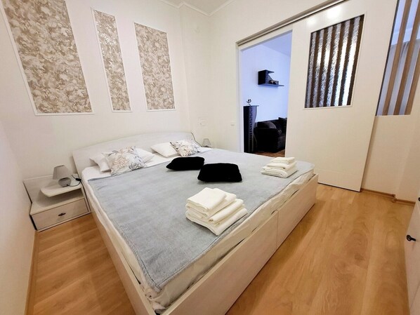 2 chambres, fer et planche à repasser, Wi-Fi, literie fournie