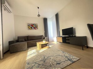 TV - Elegance Estate - free parking (Varna)