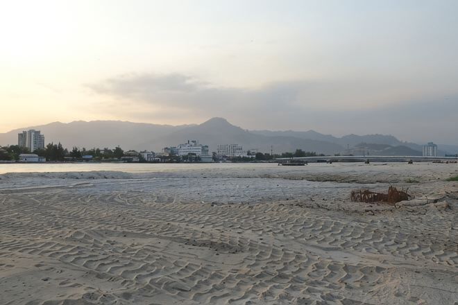 شاطئ