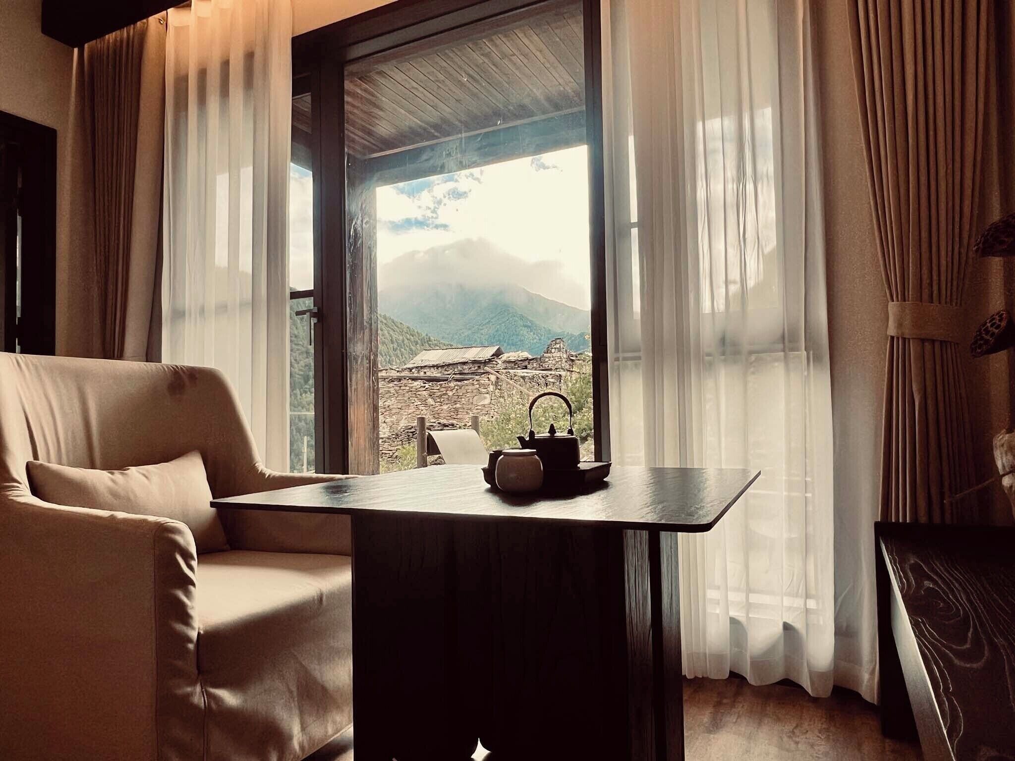 Habitación junior doble, balcón, vistas a la colina | Vistas desde la habitación