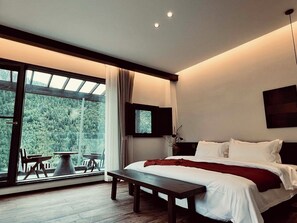 Romantisches Doppelzimmer, Balkon, Hügelblick | Kostenloses WLAN