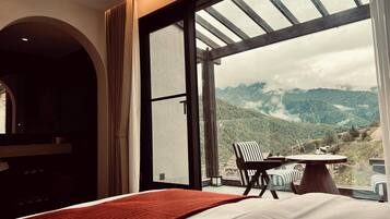 传统双床房, 阳台, 山景 | 免费 WiFi
