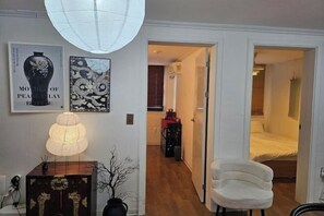 Room - 8 minutes away from Chungmuro Station, hill location,Breakfast for more than five nights (Seoul)