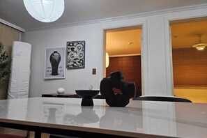 Room - 8 minutes away from Chungmuro Station, hill location,Breakfast for more than five nights (Seoul)