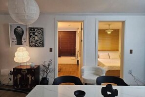 Room - 8 minutes away from Chungmuro Station, hill location,Breakfast for more than five nights (Seoul)