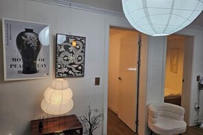 Room - 8 minutes away from Chungmuro Station, hill location,Breakfast for more than five nights (Seoul)