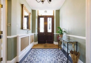 Interior - The Abbey (London)