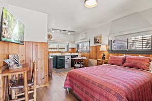 Cabin, River View | Free WiFi