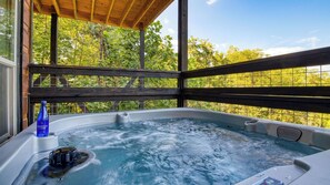 Interior - Indoor Pool, Theater, Hot Tub & Mountain Views Near Dollywood Crimson Crest by Avantstay (Sevierville)