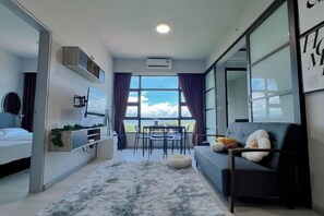 Living area - JQ Angel (Little Angel B&B) New/CitySeaview/LV29/Netflix/6pax (Kota Kinabalu)
