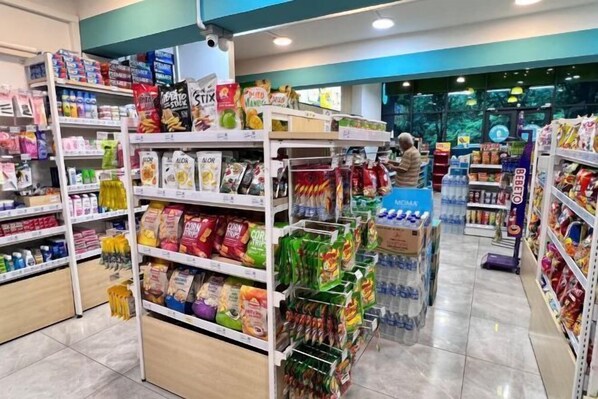 Gift shop - JQ Angel (Little Angel B&B) New/CitySeaview/LV29/Netflix/6pax (Kota Kinabalu)