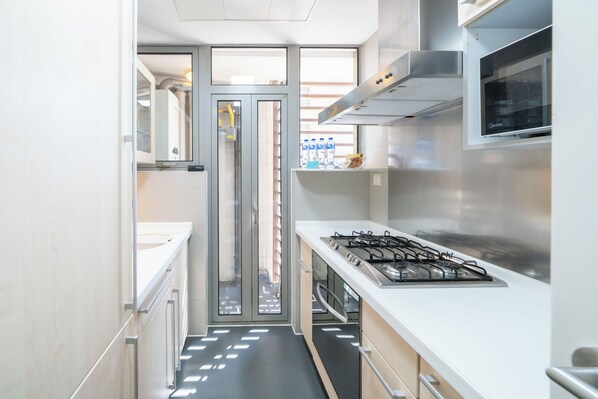 Superior Apartment, 2 Bedrooms, Kitchen, City View | Private kitchen