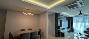 Sri Indah Luxury HomeStay