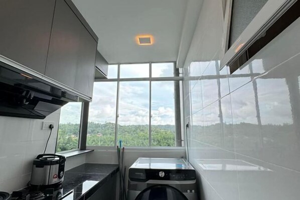 Private kitchen - Sri Indah Luxury HomeStay (Sandakan)